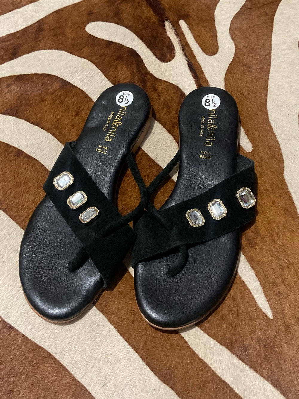 Nila & Nila Crystal Embellished Black Suede Thong Sandal Italy Luxury Size 8.5